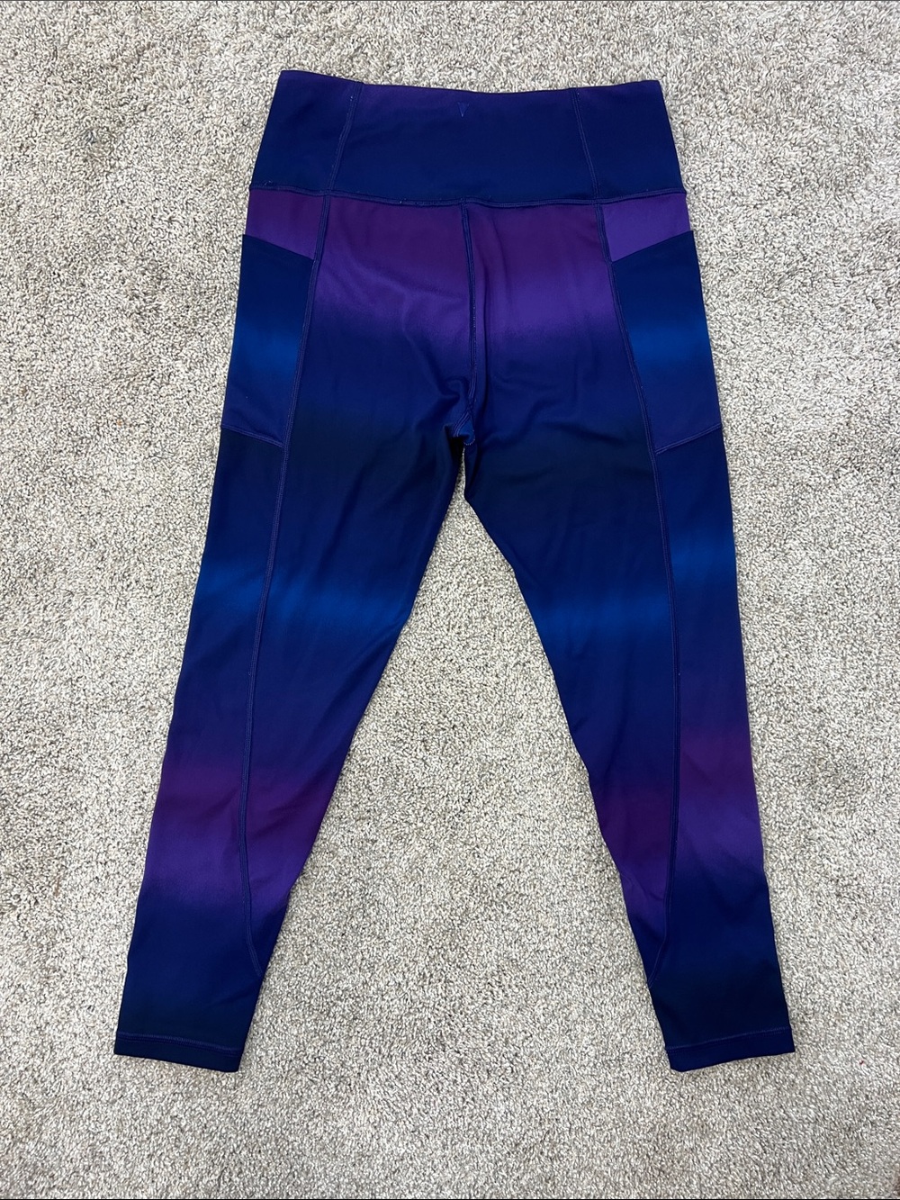 Victoria's Secret On Point Flow Purple & Blue Ombre High-Waist 3/4 Leggings - Picture 2 of 4